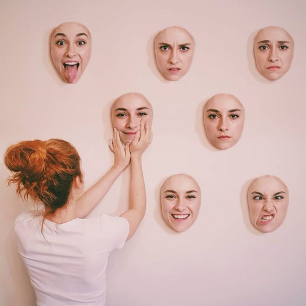 Criamos-diferentes-personalidades-esconder-nossas-emoções-cura-criança-interior-transformação-coração-fé-oração