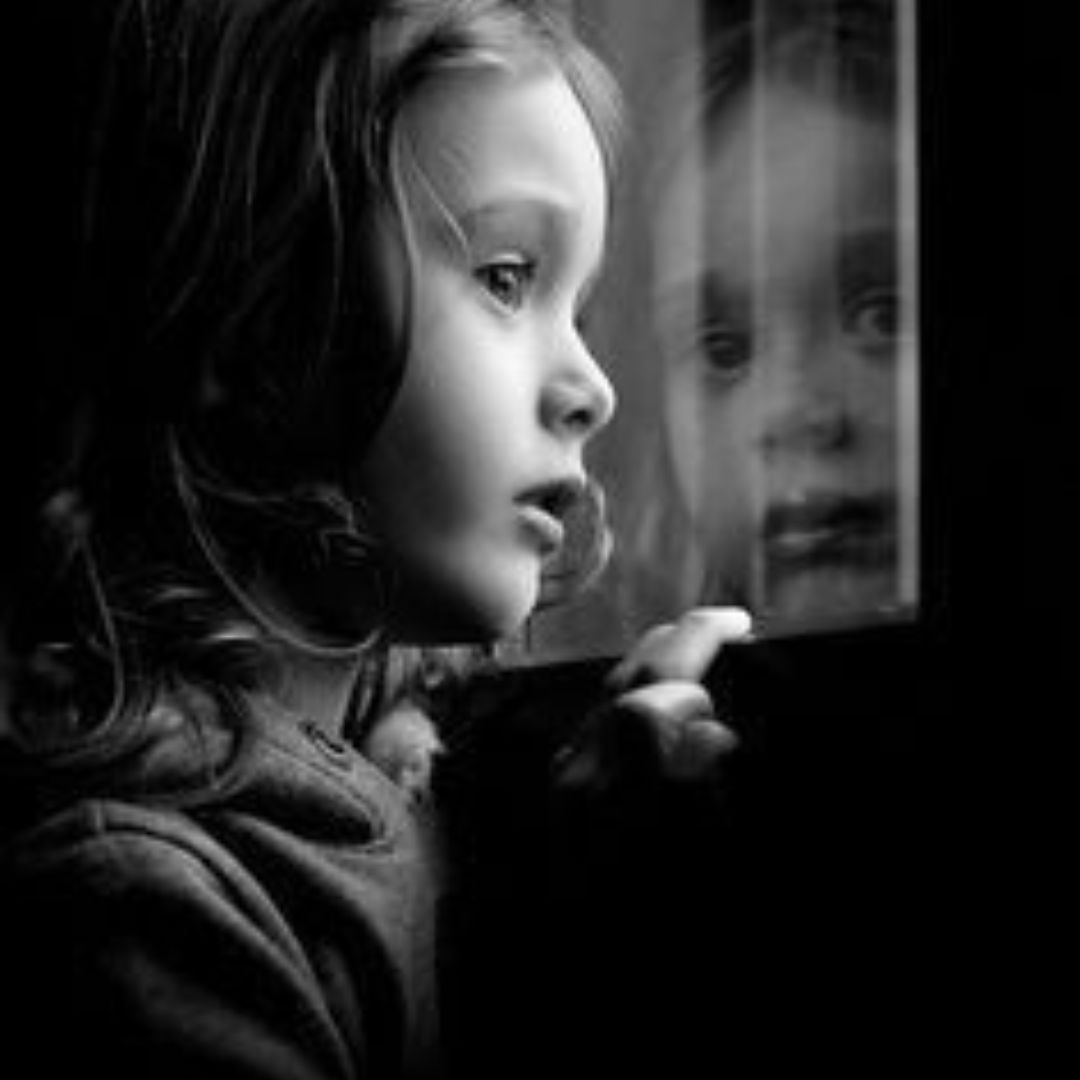 O ciclo da culpa infantil: como ele alimenta o perfeccionismo e mina a autoestima