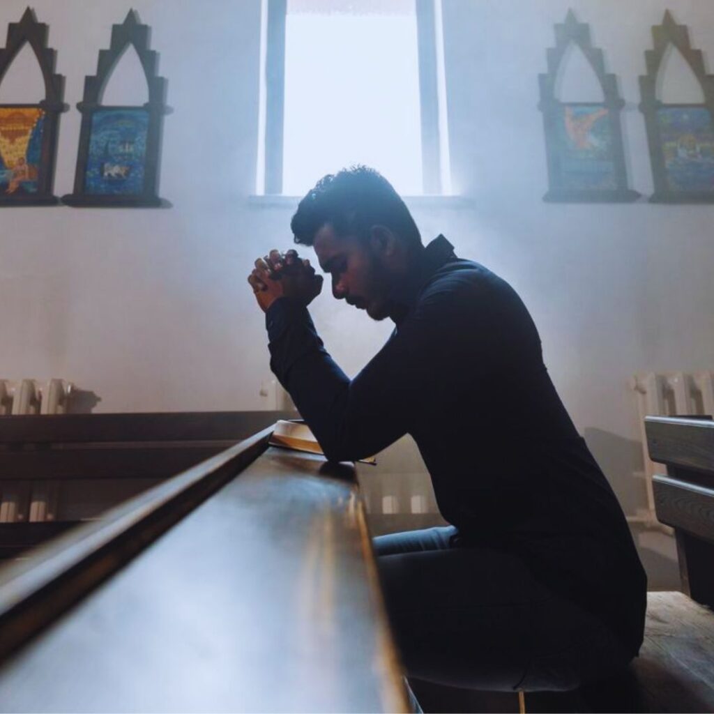 Fé não é Repressão: Como a Verdadeira Espiritualidade Acolhe a Dor e Cura as Emoções