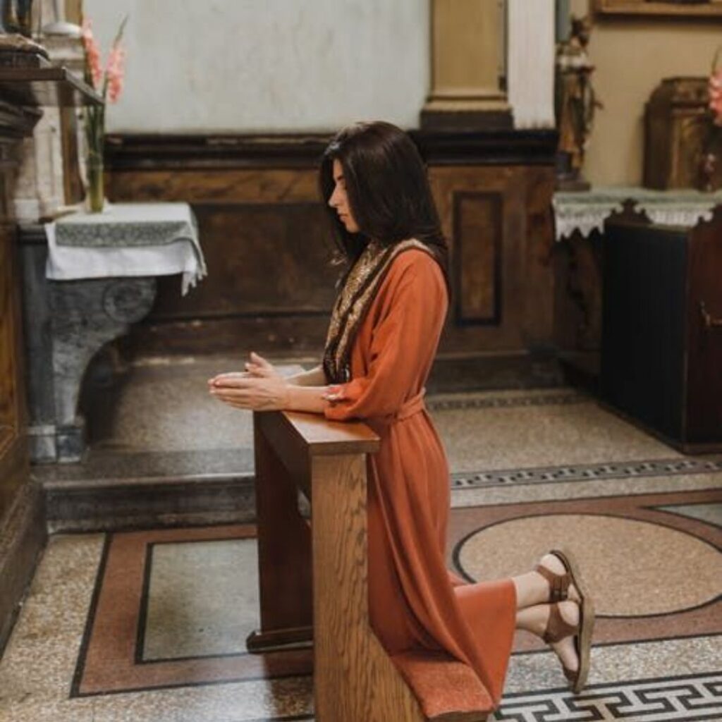 Rezar-negando-nossas-emoções-nos-afasta-nós-mesmos-transformação-cura-criança-interior-coração-fé-oração