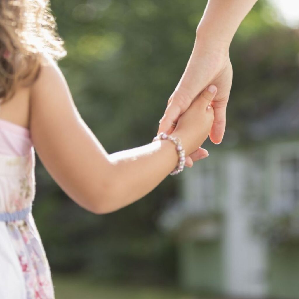 Buscamos-parceiro-que-faltou-quando-ferida-não-cicatrizou-transformação-mudança-cura-criança-interior-coração-oração-fé