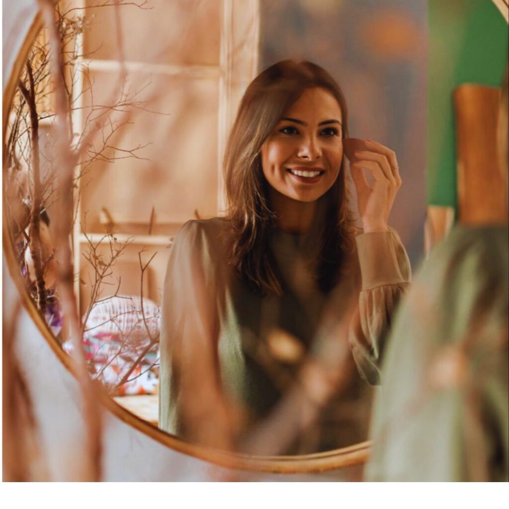 Autoconhecimento-nos-leva-encontro-verdadeiro-eu-transformação-cura-criança-interior-mudança-coração-oração-fé-perdão-autocompaixão.