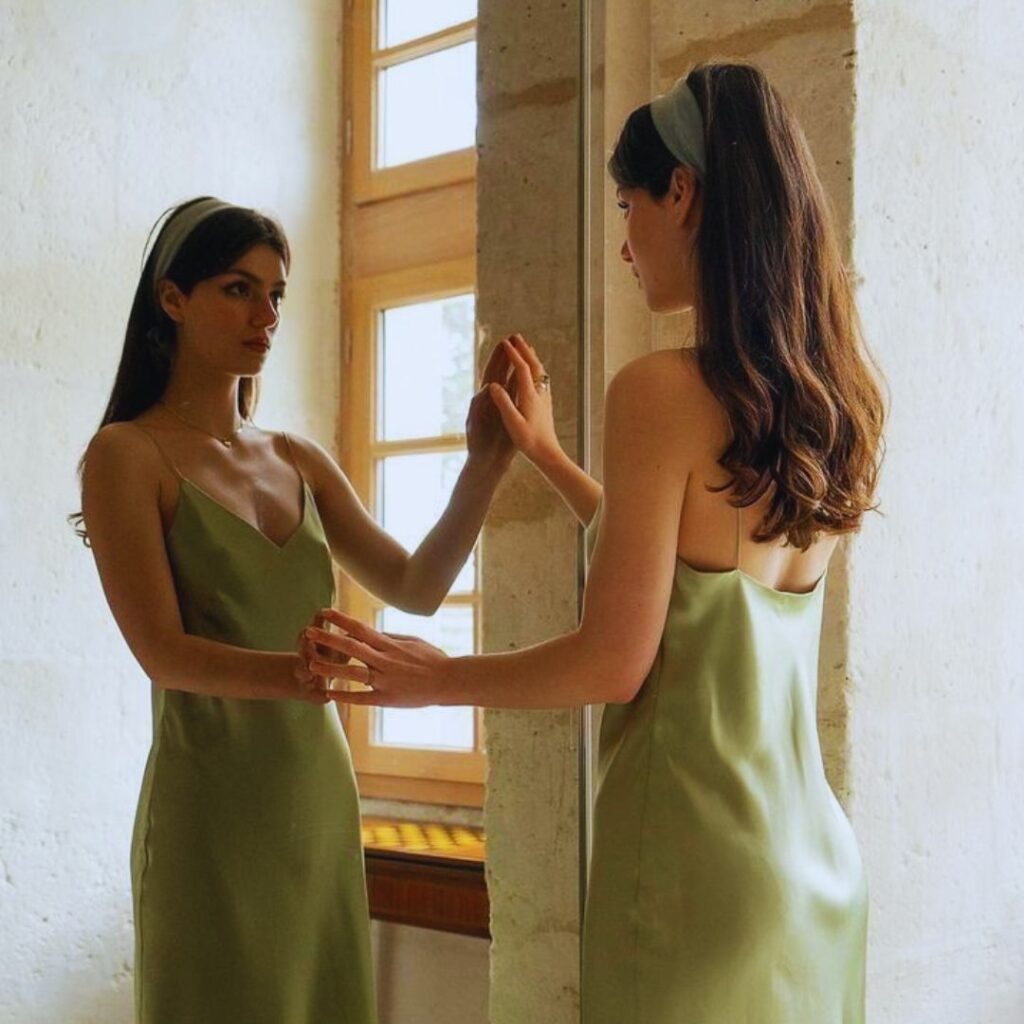 Eu-sou-constrói-minha-vida-transformação-cura-criança-interior-mudança-acolhida-autoconhecimento-aceitação-perdão-autocompaixão-ressignificação-mudança-coração-fé-oração