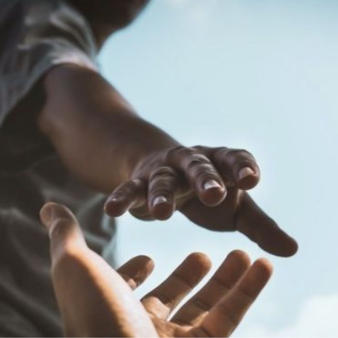 A importância de pedir ajuda: um passo de coragem para superar momentos difíceis