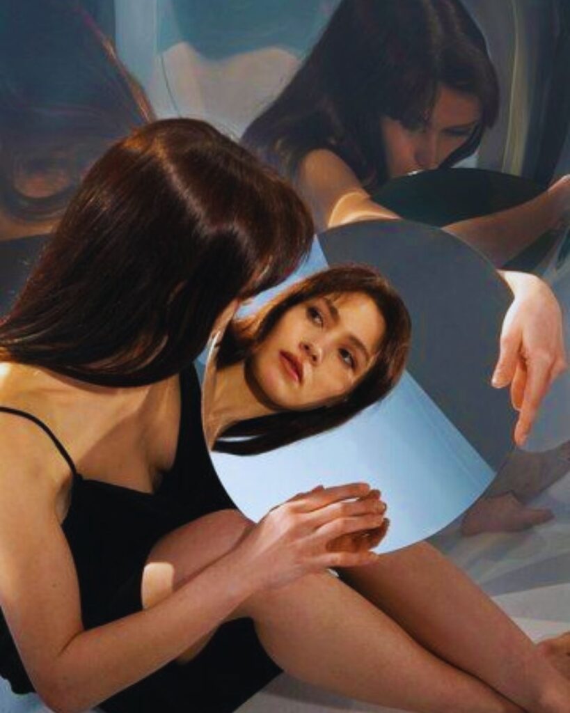 Mudança-exerna-é-ilusão-transformação-cura-criança-interior-mudança-acolhida-aceitação-perdão-autocompaixão-ressignificação-mudança-coração-fé-oração